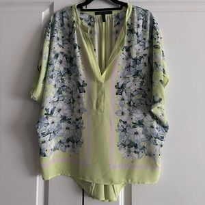 BCBGMaxAzria Floral Tunic, size M, photos don’t do it justice